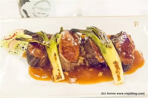 Тушеное мясо оленины Куэнки, ресторан Convento de San Pablo (Parador de Cuenca)