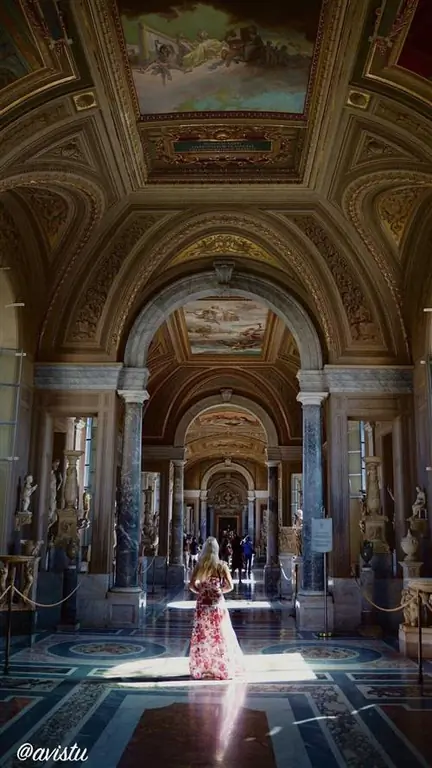 Одна из комнат музеев Ватикана