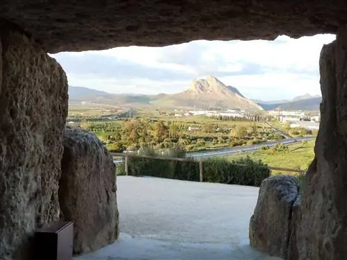 как посетить дольмены Антекера