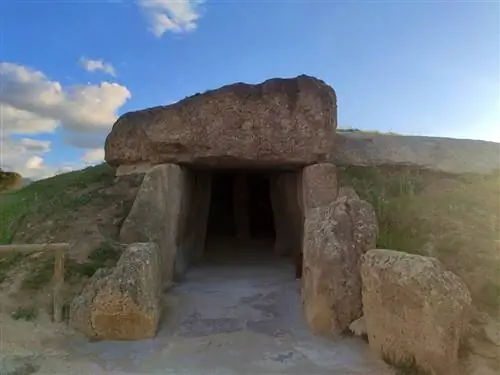 Как посетить дольмены Антекера