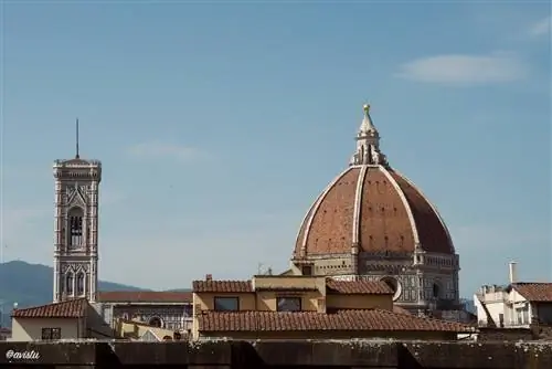 Флорентийский собор с террасы кафетерия галереи Уффици.