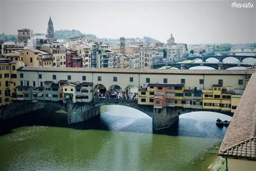 Понте Векьо во Флоренции из галереи Уффици.