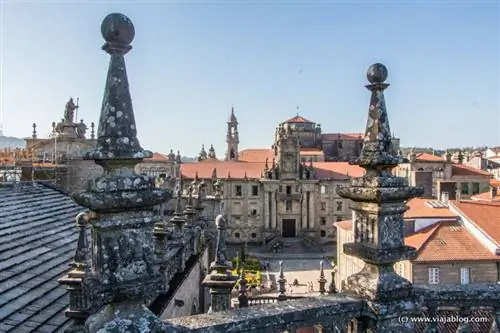 Пласа-де-ла-Инмакулада, крыши собора, Сантьяго-де-Компостела