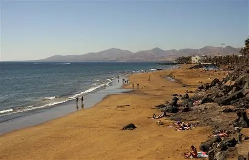 Пляж Пуэрто дель Кармен, где остановиться на Лансароте