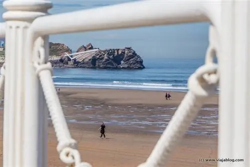 Музей якоря Филиппа Кусто на Пасео-де-Салинас, Кастрильон, Астурия