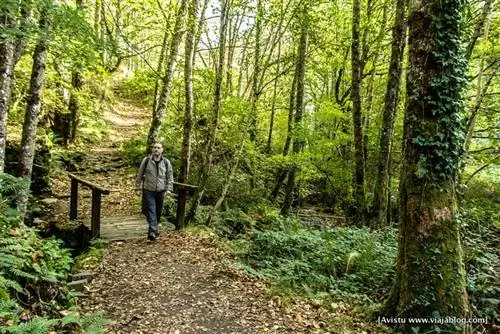 На пешеходном маршруте через Оскос Эо