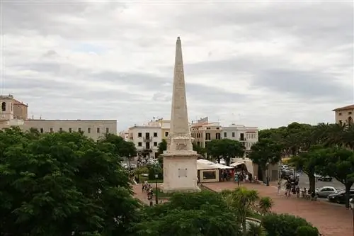 Обелиск Сьюдаделы, Пласа-дель-Борне, Сьюдадела, Менорка