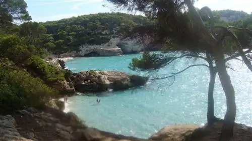 Кала Митханета и дальше Кала Митхана, Менорка