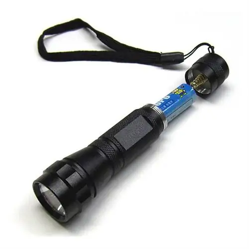 Фонарик, который заряжается только водой