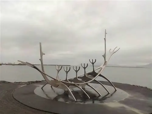 что посмотреть в Рейкьявике The Sun Voyager