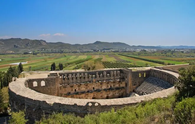 Музыка, танцы и драма в древнем Аспендосе, Турция