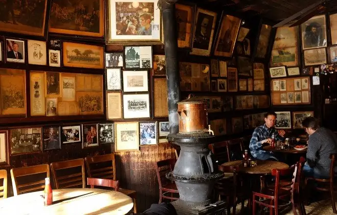 Большой нью-йоркский исторический паб Crawl