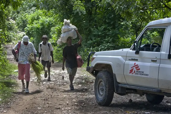 Врачи без границ борются с холерой на Гаити