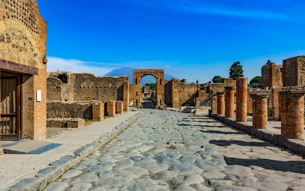 20 великих затерянных городов: Помпеи, Италия