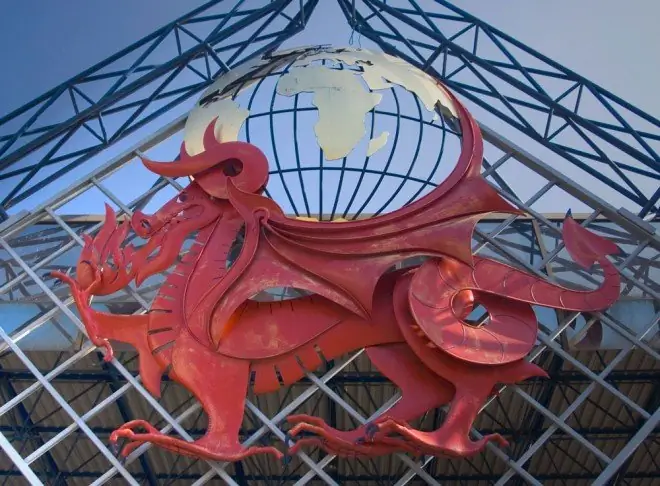 Дракон перед ЦРУ (Кардифф Интернешнл Арена), Кардифф Уэльс