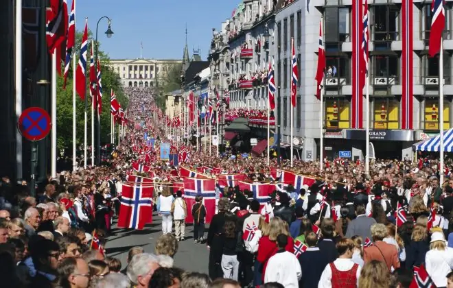 Участие в торжествах по случаю Национального дня Норвегии