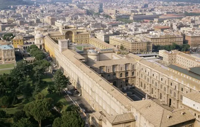 Делать покаяние в Сикстинской капелле, Италия