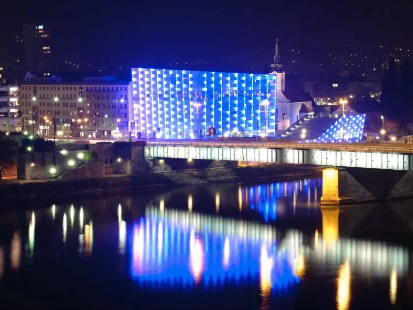 12 вещей, которые вы не знали, что могли бы сделать в Европе: Ars Electronica Centre в Линце, Австрия