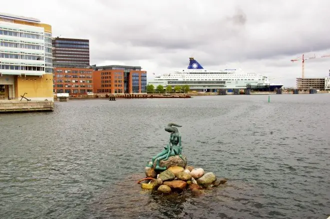 Копенгаген, Альтернативная Русалочка (Генетически модифицированная Русалочка), созданная датским профессором Бьорном Норгаардом