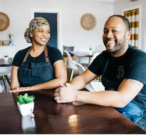 Внутри The Southern V, ресторана Vegan Soul Food в Нэшвилле