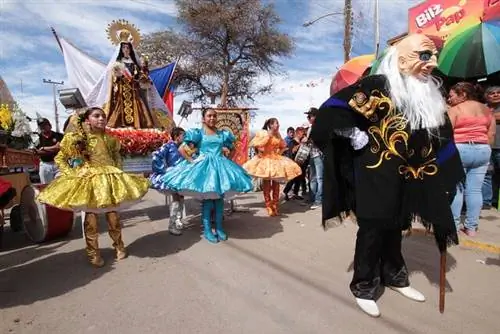 Вирхен дель Кармен на параде