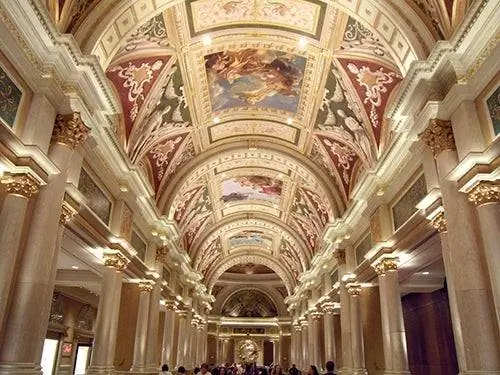 Интерьер отеля Venetian