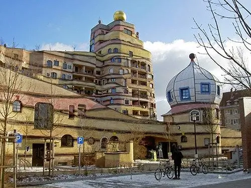 11 самых странных зданий в мире