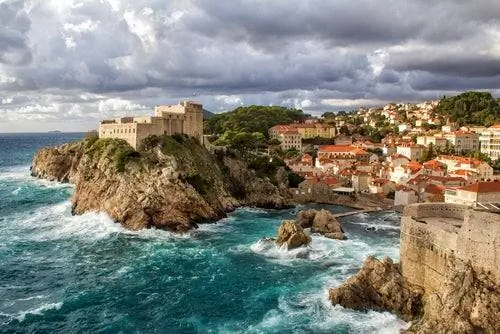 5 городов мира для женщин-путешественниц