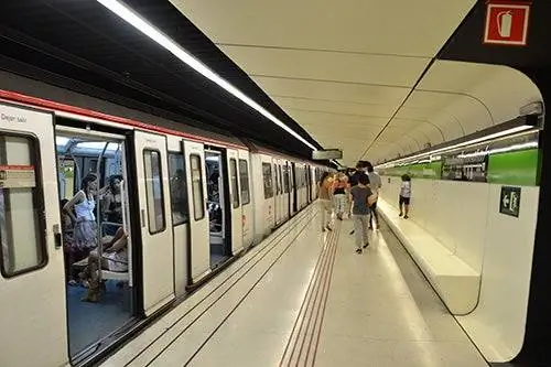 Станция метро Drassanes в Барселоне.