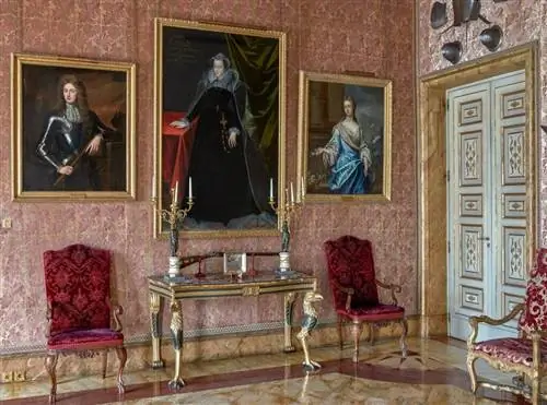 Стюарт-холл дворца Лирия.