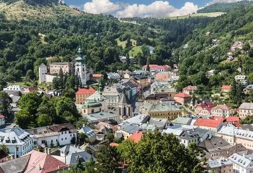 Вид на Банска Стявника в Словении