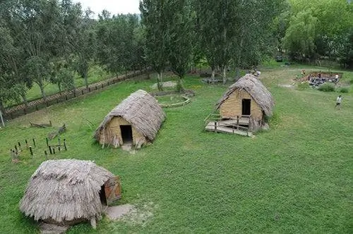Неолитический парк в Баньоласе