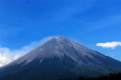 Вулкан Семеру