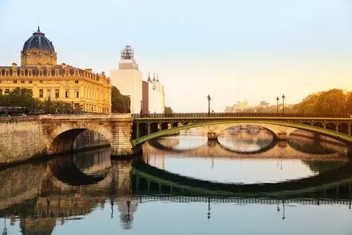 Река Сена в Париже