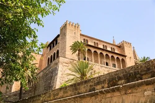 Дворец Ла Альмудайна