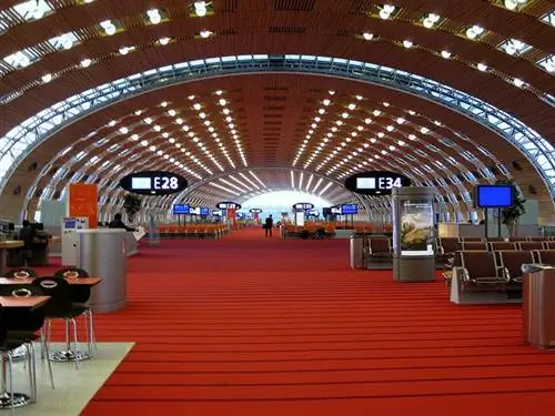 Аэропорт Шарль де Голль в Париже