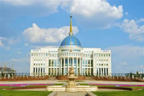 Дворец Ак Орда – один из самых уникальных правительственных домов. Дворец Ак Орда – один из самых уникальных правительственных домов.