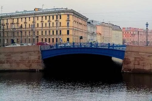 Голубой мост в Санкт-Петербурге.
