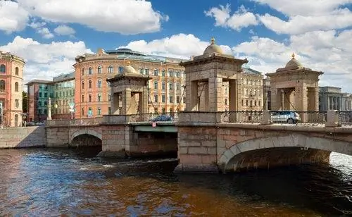 Ломоносовский мост в Санкт-Петербурге.