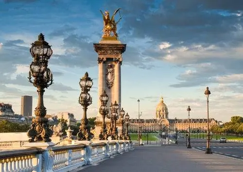 Колонны моста Александра III
