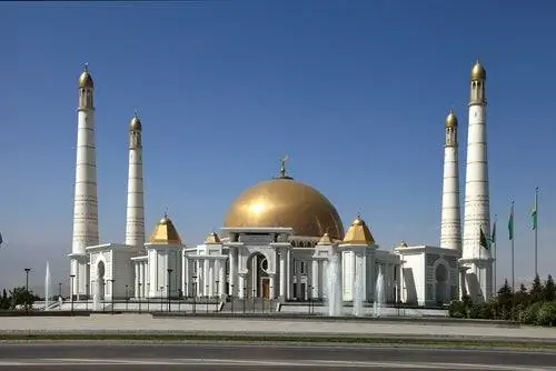 Мечеть в Ашхабаде в Туркменистане
