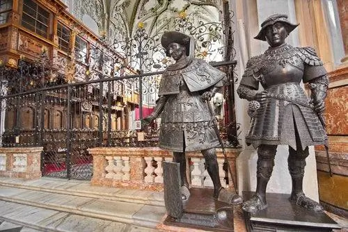 Придворная церковь в Инсбруке