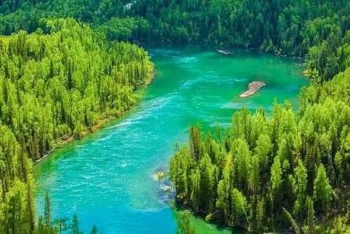 Озеро Канас в Синьцзяне