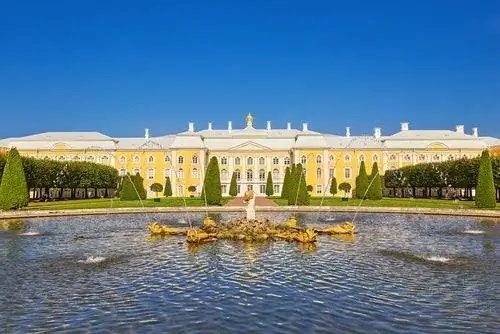 Петергофский дворец