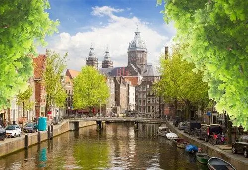 7 городов (и больше) с незабываемыми каналами