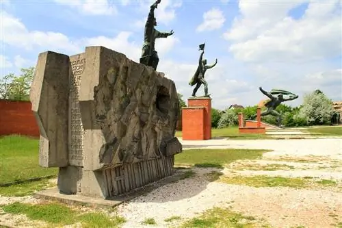 Сказочный Парк Памяти в Будапеште