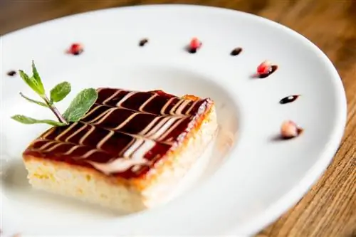 Трилече - десерт, который чаще всего едят албанцы.