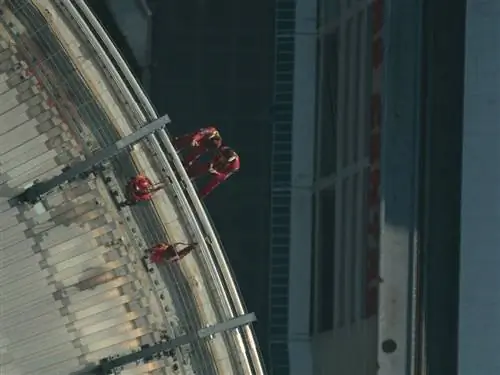 Edgewalk у Национальной башни Канады - это поистине экстремальное приключение.