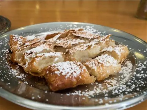 Бугаца - традиционный десерт македонской кухни.