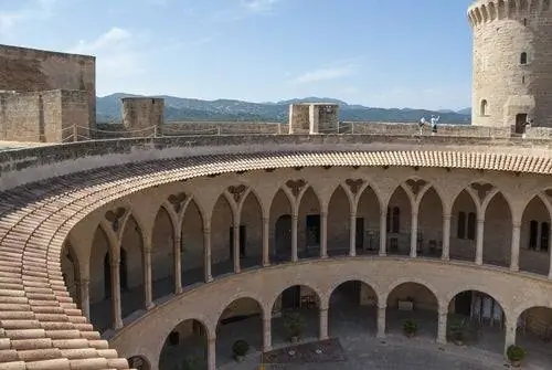 Кастель-де-Бельвер в Пальма-де-Майорка